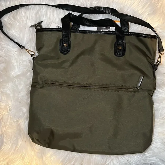 Waterproof laptop travel bag in Army Green. Brand new with tags. - Picture 2 of 4
